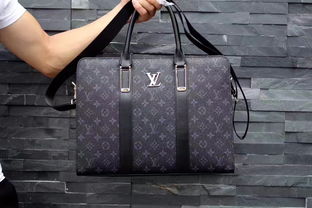 廣州二手服裝鞋帽箱包市場(chǎng) 巴寶莉、普拉達(dá)、LV等奢侈品牌貨源直供解析